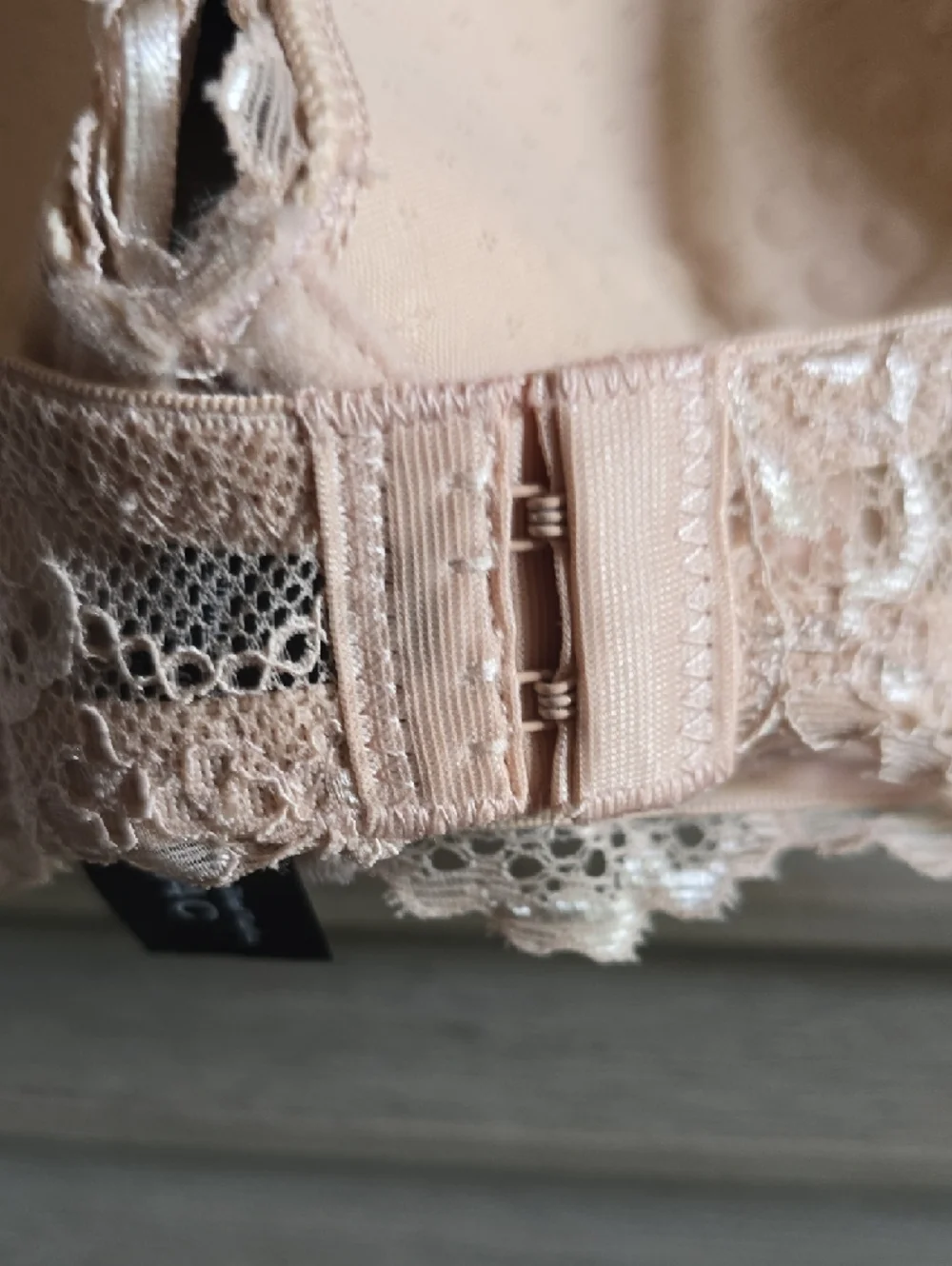 Rene Rofe Lace Push-Up Bra in Nude - Picture 11 of 14